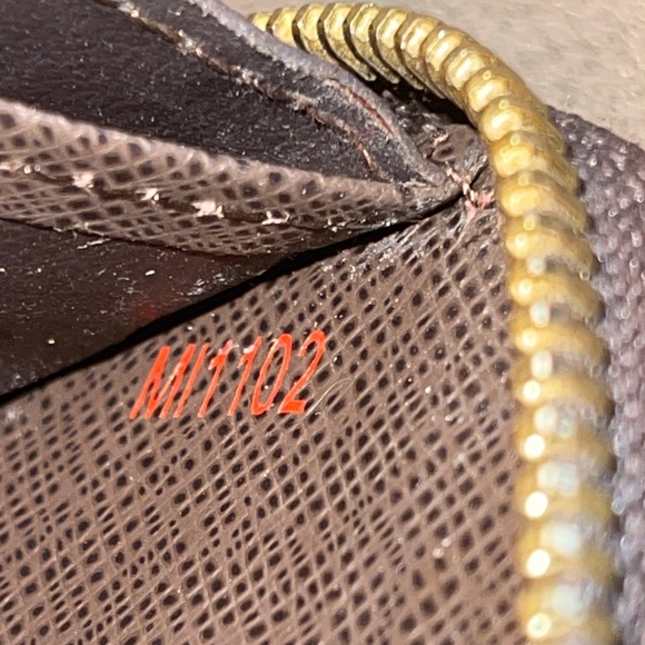 Louis Vuitton Damier Ebene Zippy Wallet - Picture 2 of 6